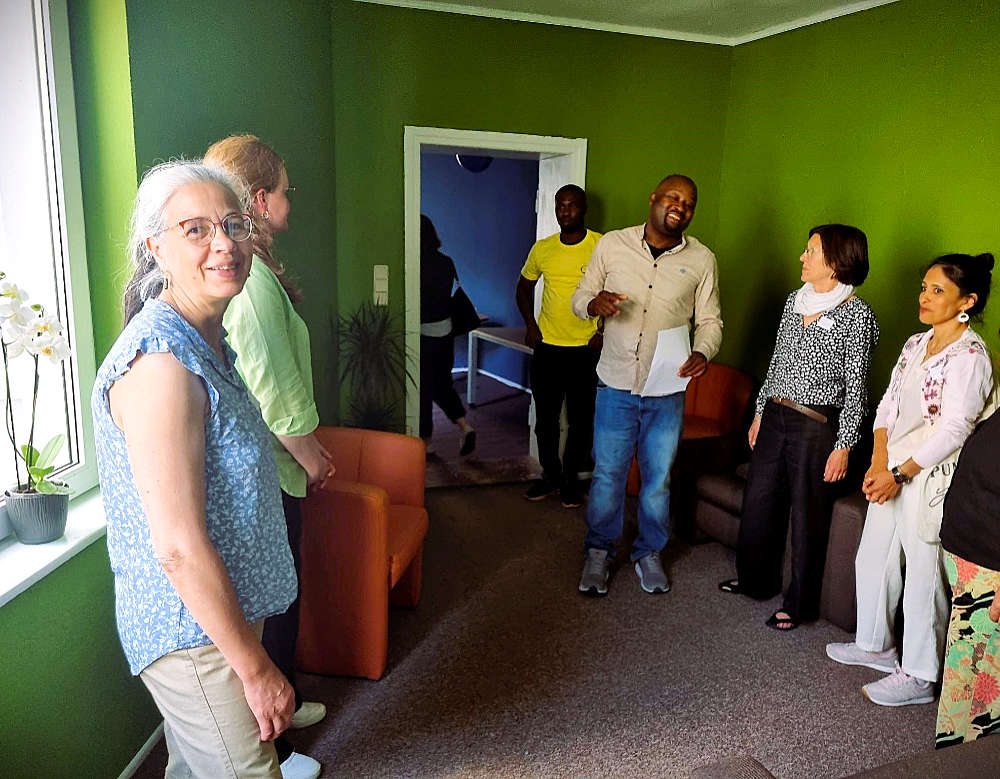 Birgit Patz - OB-Kandidatin für die Stadt Brandenburg bei der Eröffnung neuer Räume des Brücke e.V. in der Stadt Brandenburg